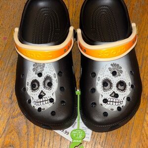 Crocs day of the dead clog